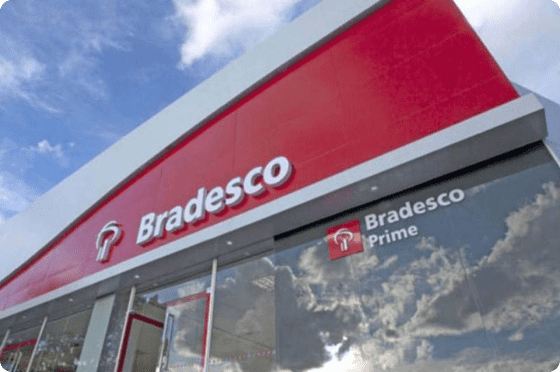 Fachada de um banco Bradesco