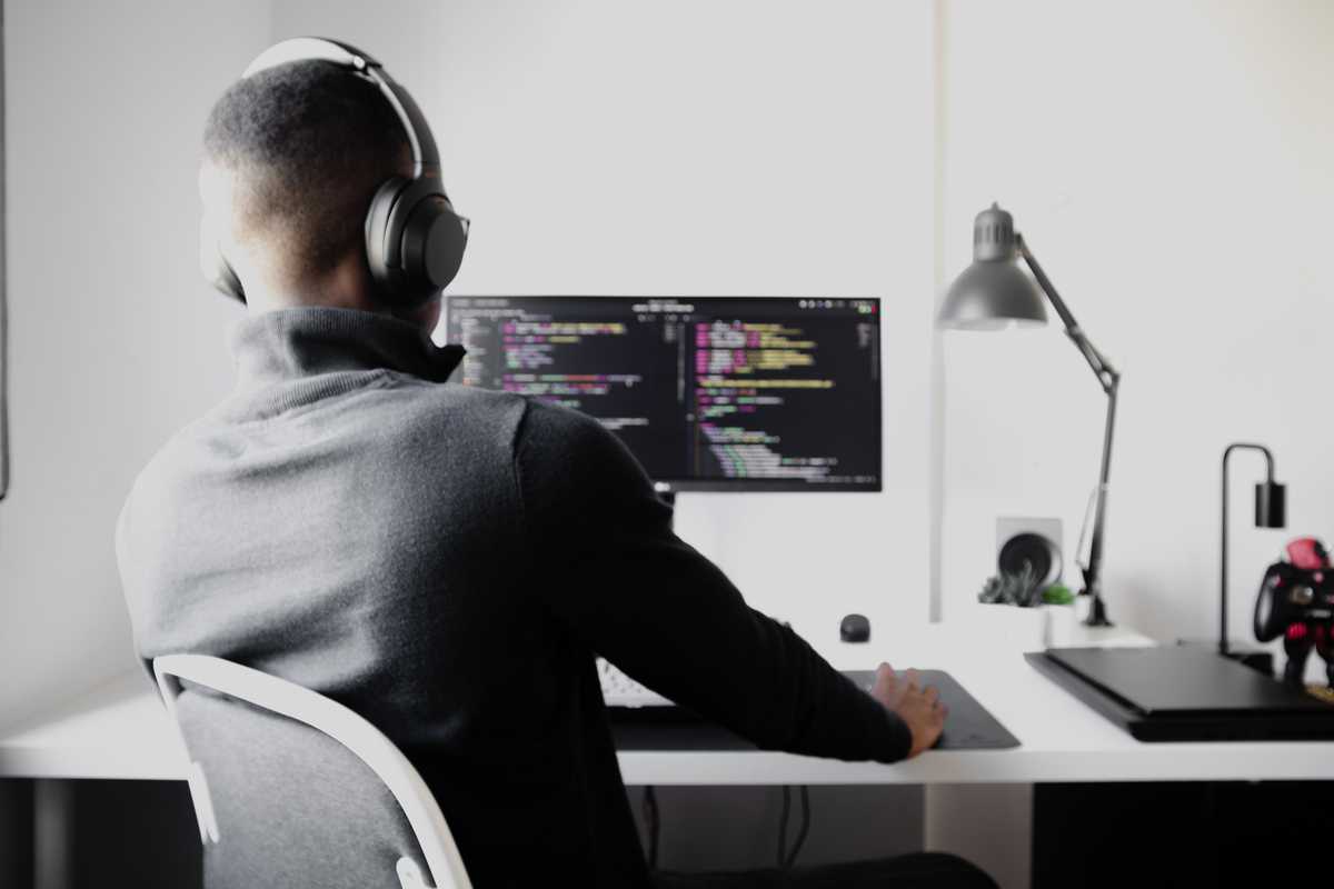 Contratar um desenvolvedor de aplicativos sênior é garantia de liderança e produtividade